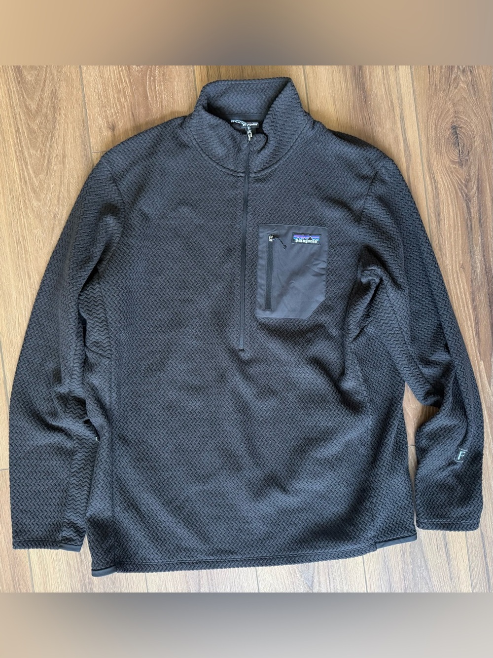 Patagonia Men's R1 Air Fleece Midlayer 1/2 Zip Mock Neck Sweater Size XL Black